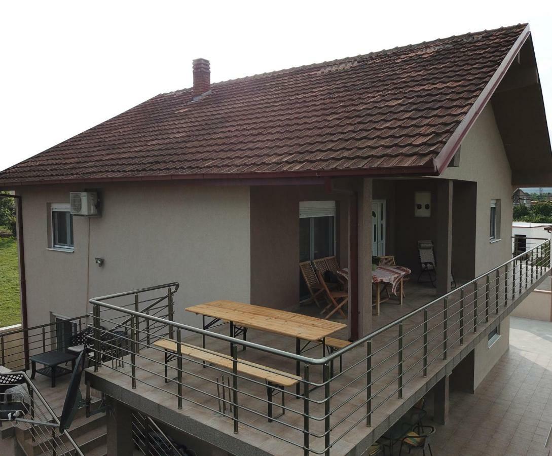 Eko Apartmani Krackovic Golubovci المظهر الخارجي الصورة
