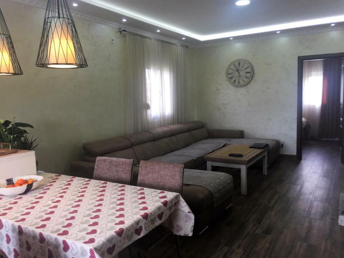 Eko Apartmani Krackovic Golubovci المظهر الخارجي الصورة