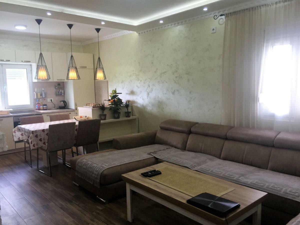 Eko Apartmani Krackovic Golubovci المظهر الخارجي الصورة